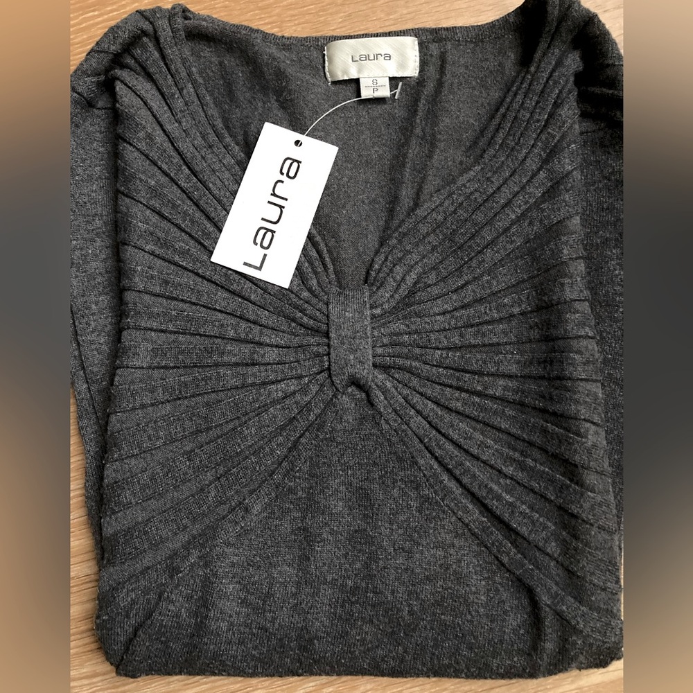 Laura grey sweater
